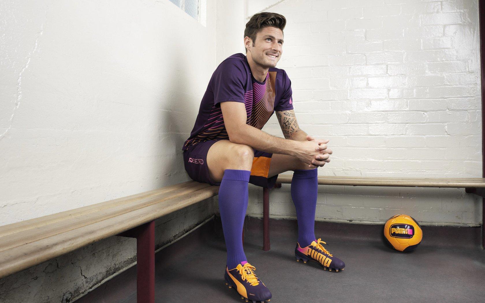 海牛队赛前鞠躬致谢引热议，深情致歉能否重燃球迷信心？