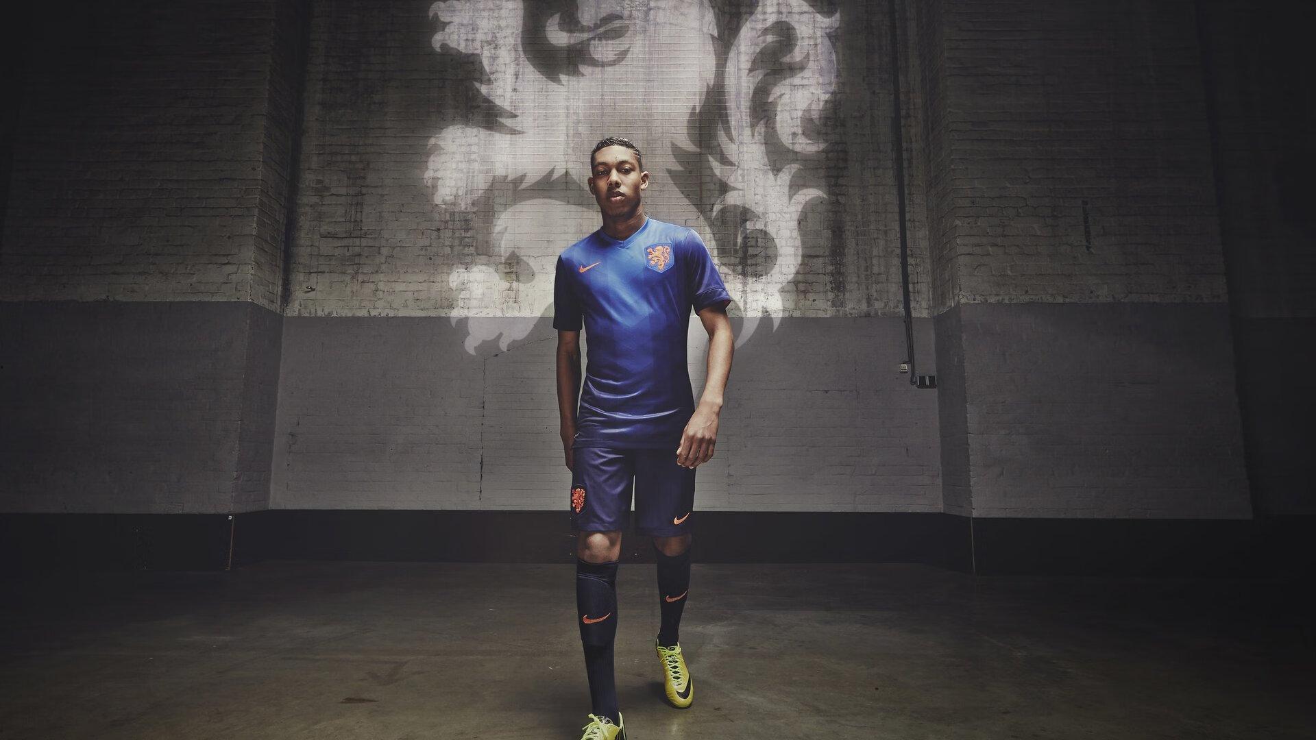 美媒聚焦，杨瀚森首度背靠背作战显疲态，年轻中锋的成长阵痛与未来挑战